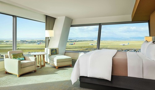 Junior Suite, 1 King Bed (Mobility Accessible, Tub)
