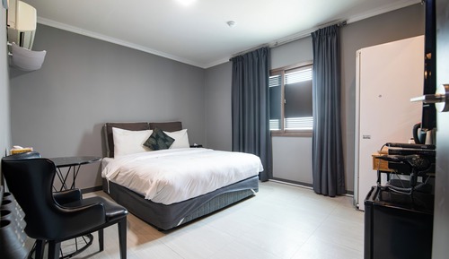 Premium Double Room, City View