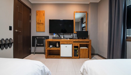 Deluxe Twin Room, City View