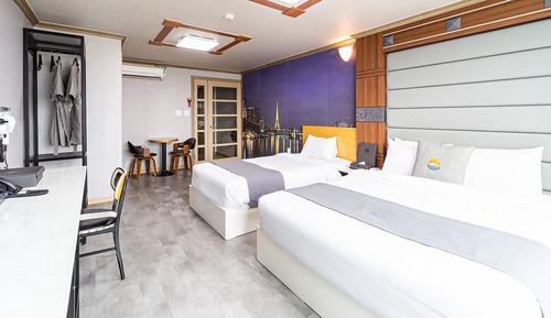 Premium Twin Room (Free simple Breakfast)
