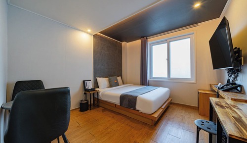 Standard Double with Bathtub (Free simple Breakfast)