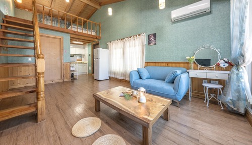 Basic Room, 1 Bedroom (blue)