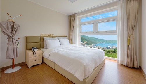 Pool Villa Family Royal Room (Free Hot Water, No Breakfast)