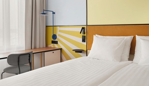 Standard Twin Room, Tower