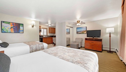 Standard Room, 2 Double Beds, Non Smoking, Kitchenette (Pet Friendly)