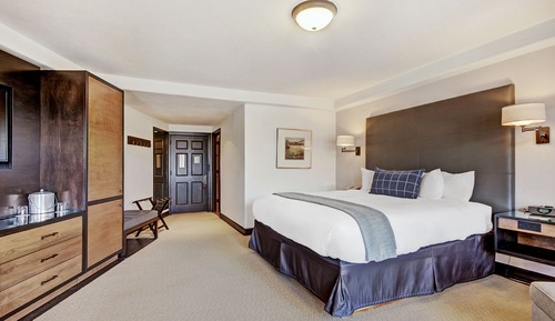 Room, 1 King Bed, Corner