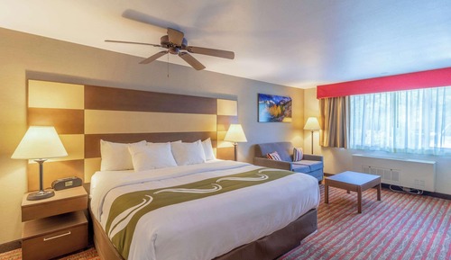 Room, 1 King Bed, Accessible, Non Smoking (Upgrade)