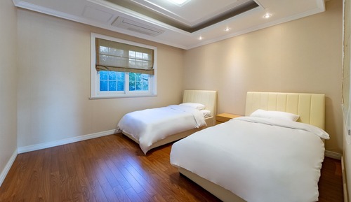 2-Person Bed & Breakfast Package Platinum Deluxe Family