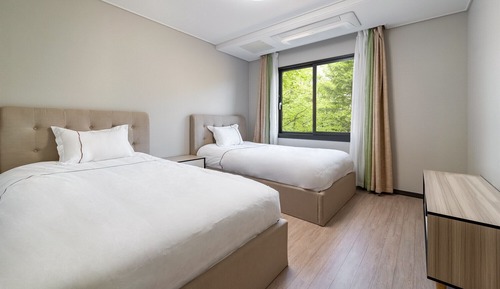 Hiking Package Platinum Deluxe King (shuttle service, kit provided, 10,000won coupon for cvs only)
