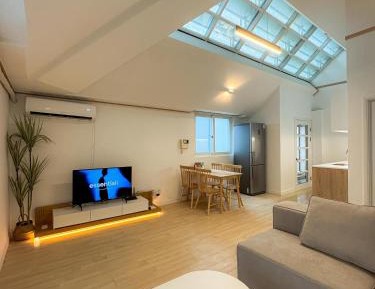 Three-Bedroom Deluxe Apartment