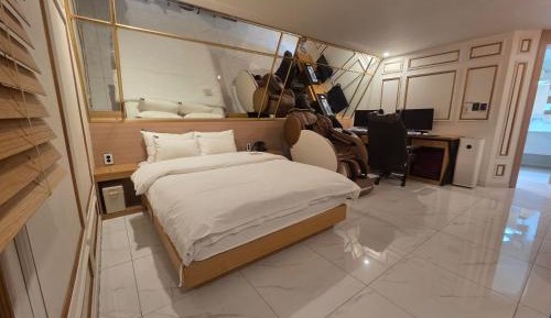 VVIP1 room
