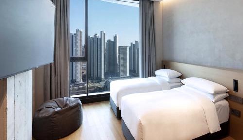 Standard Twin Room