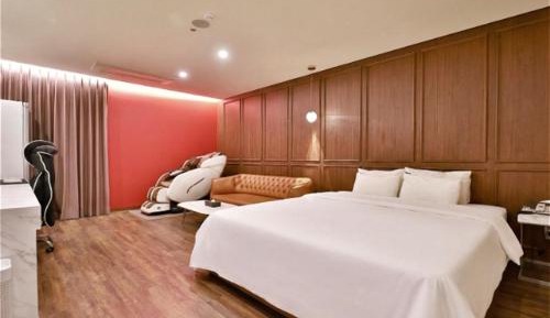 Large Double Room