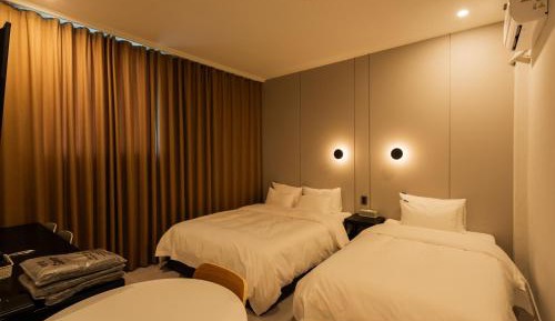 Double or Twin Room with Shower