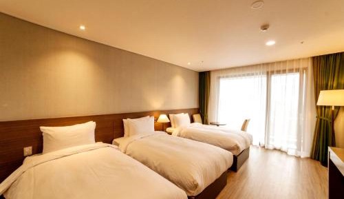 Deluxe Triple Room