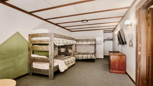 Deluxe Family Suite