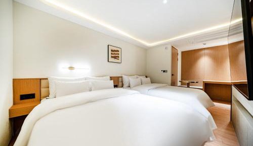 Suite Double (NO PARKING)