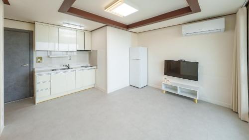 One-Bedroom House 1