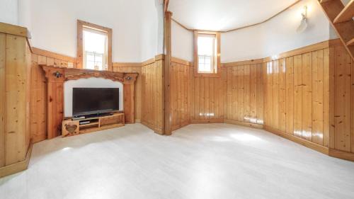 One-Bedroom House 3