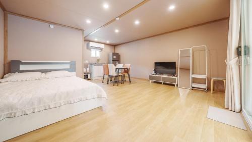 One-Bedroom House 4