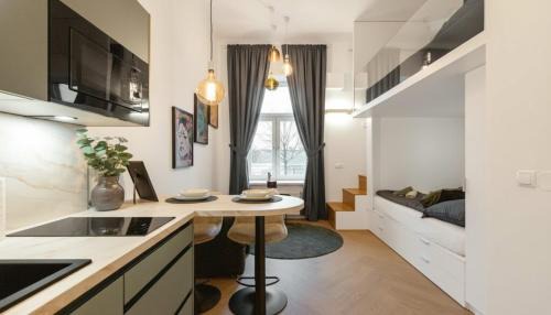 Deluxe Studio