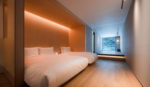 Double or Twin Room with Mountain View