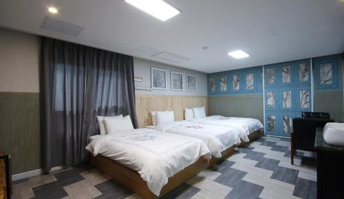 Superior Twin Room