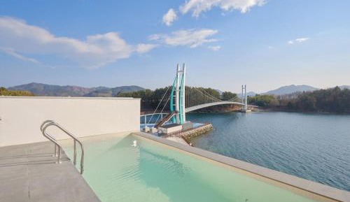 Double or Twin Room with Sea View