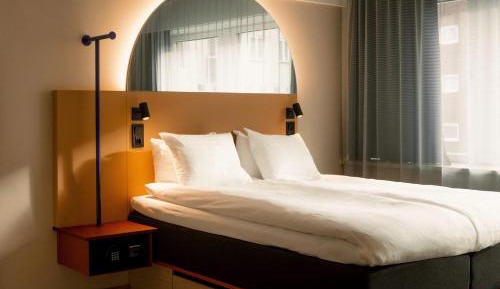 Queen room for 2