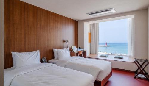 Deluxe Twin Room with Sea View