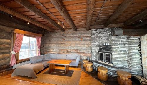 Six-Bedroom Cottage with Sauna