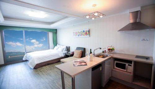 Deluxe Suite with Ocean View