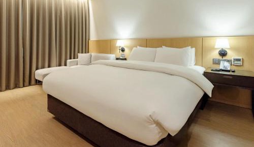 Standard Queen Room