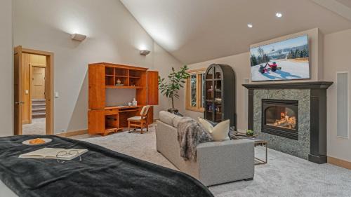 Eight-Bedroom Holiday Home
