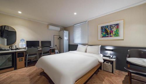 Superior Double Room (styler or massage chair- random)