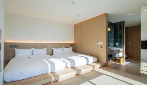 Japanese-Style Room