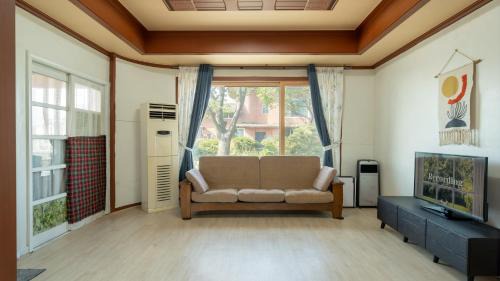 Studio 3