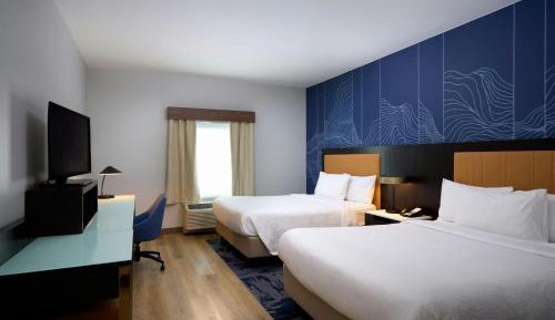 Queen Room with Two Queen Beds and Bathtub - Mobility Access