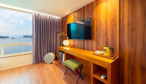 Deluxe Twin Room with Sea View