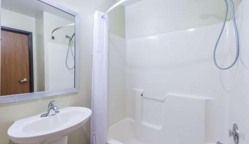 Queen Room - Disability Access/Non-Smoking