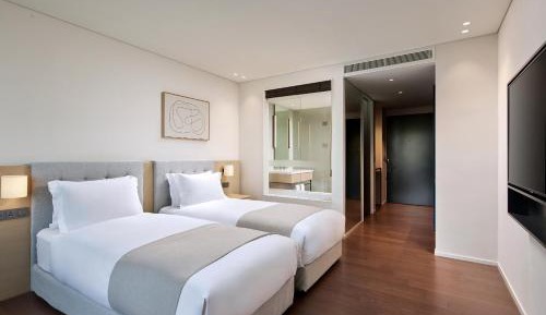 Standard Twin Room with City View