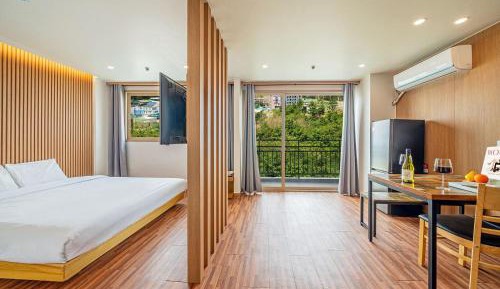 Superior Forest View Suite Condo