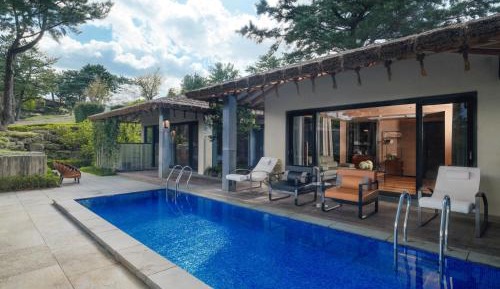 Private Pool Villa - Heated Pool