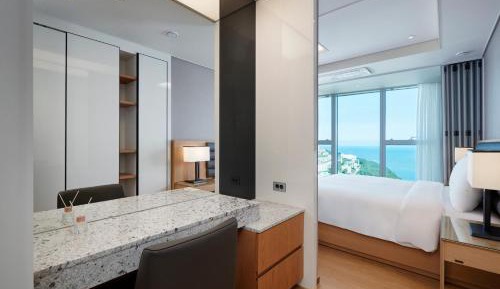 Ocean Premier Suite(Two Room, Mipo Harbor View)