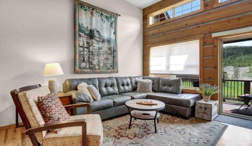 Three-Bedroom Vacation Home 
