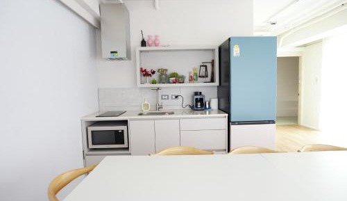 Economy Studio