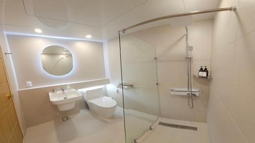 Twin Room with Shower