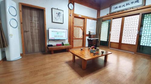 Family Room 2