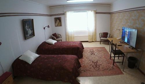 Twin Room with Private External Bathroom