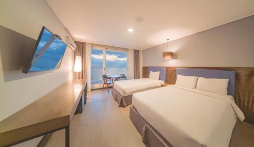 Deluxe Twin Room with Sea View